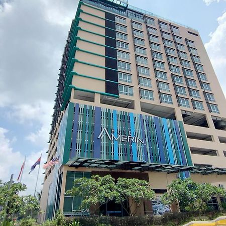 Amerin Hotel Johor Bahru Esterno foto