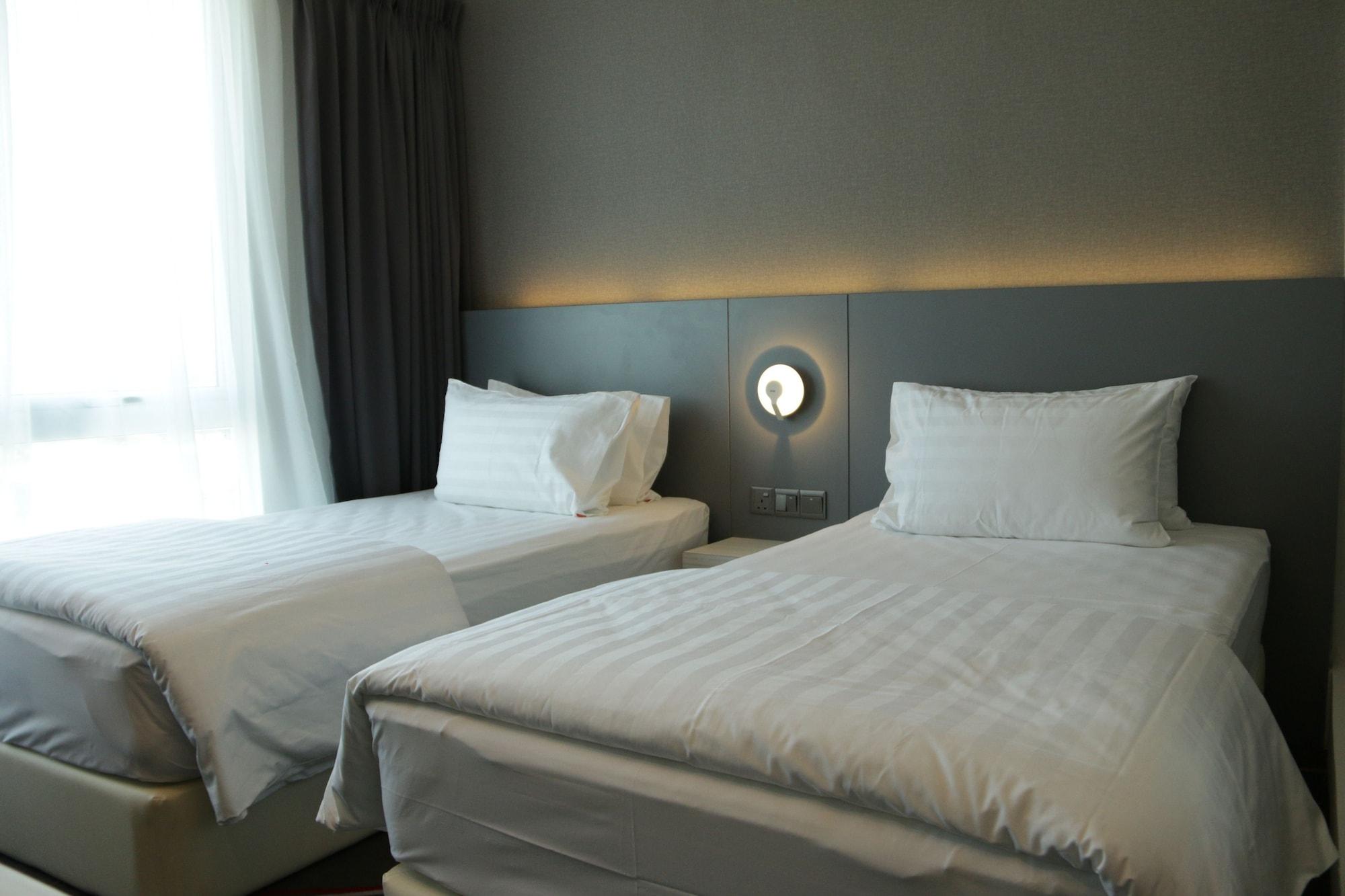 Amerin Hotel Johor Bahru Esterno foto