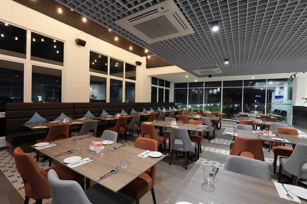 Amerin Hotel Johor Bahru Esterno foto