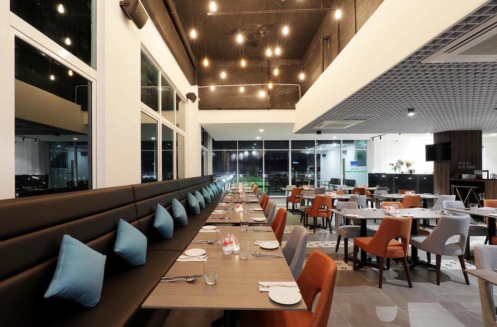 Amerin Hotel Johor Bahru Esterno foto