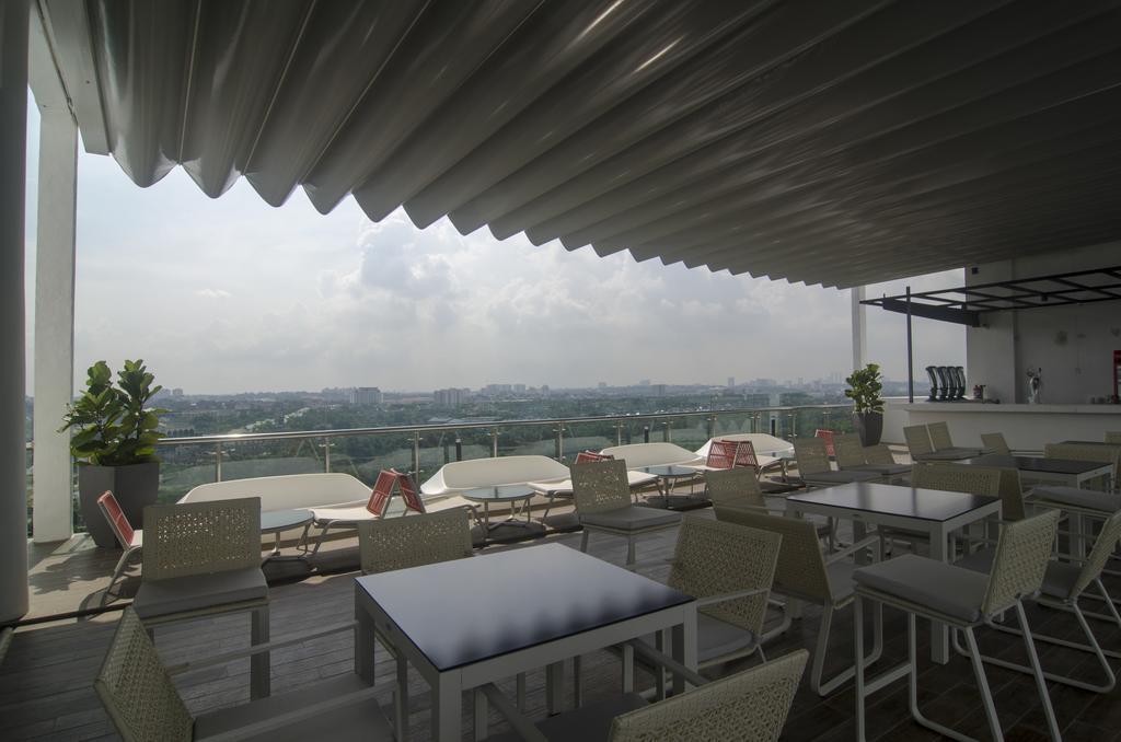 Amerin Hotel Johor Bahru Esterno foto