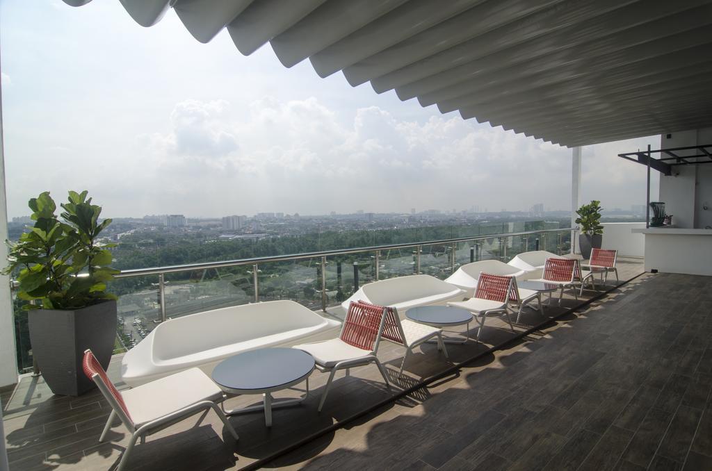 Amerin Hotel Johor Bahru Esterno foto