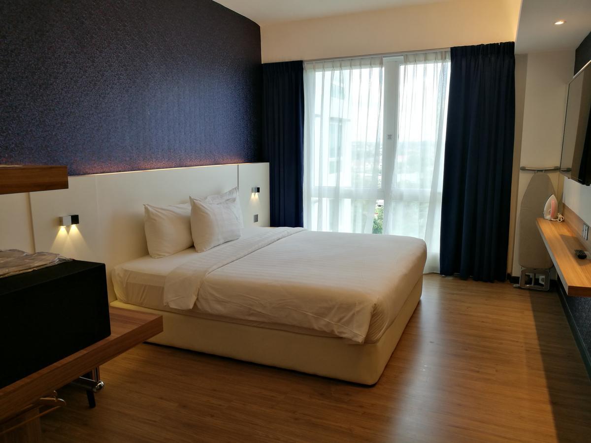 Amerin Hotel Johor Bahru Esterno foto