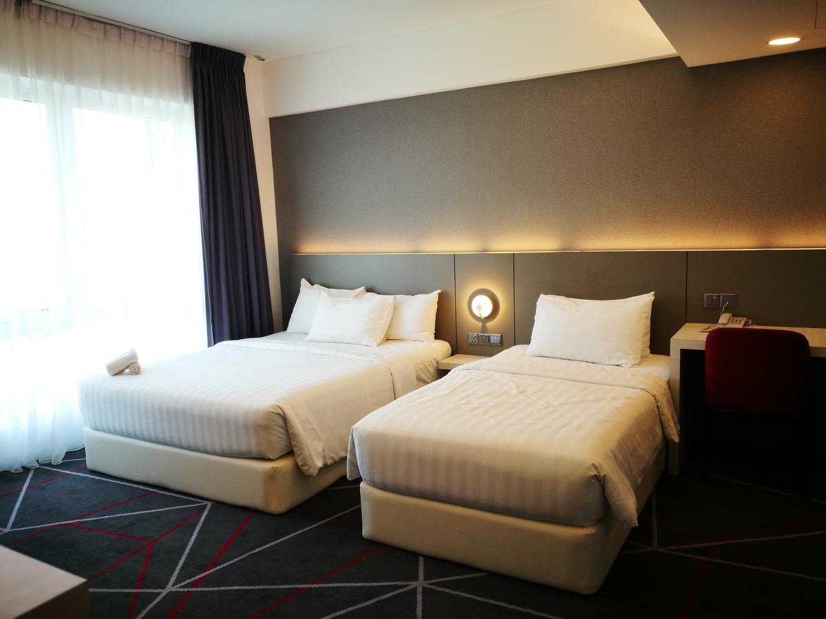 Amerin Hotel Johor Bahru Esterno foto