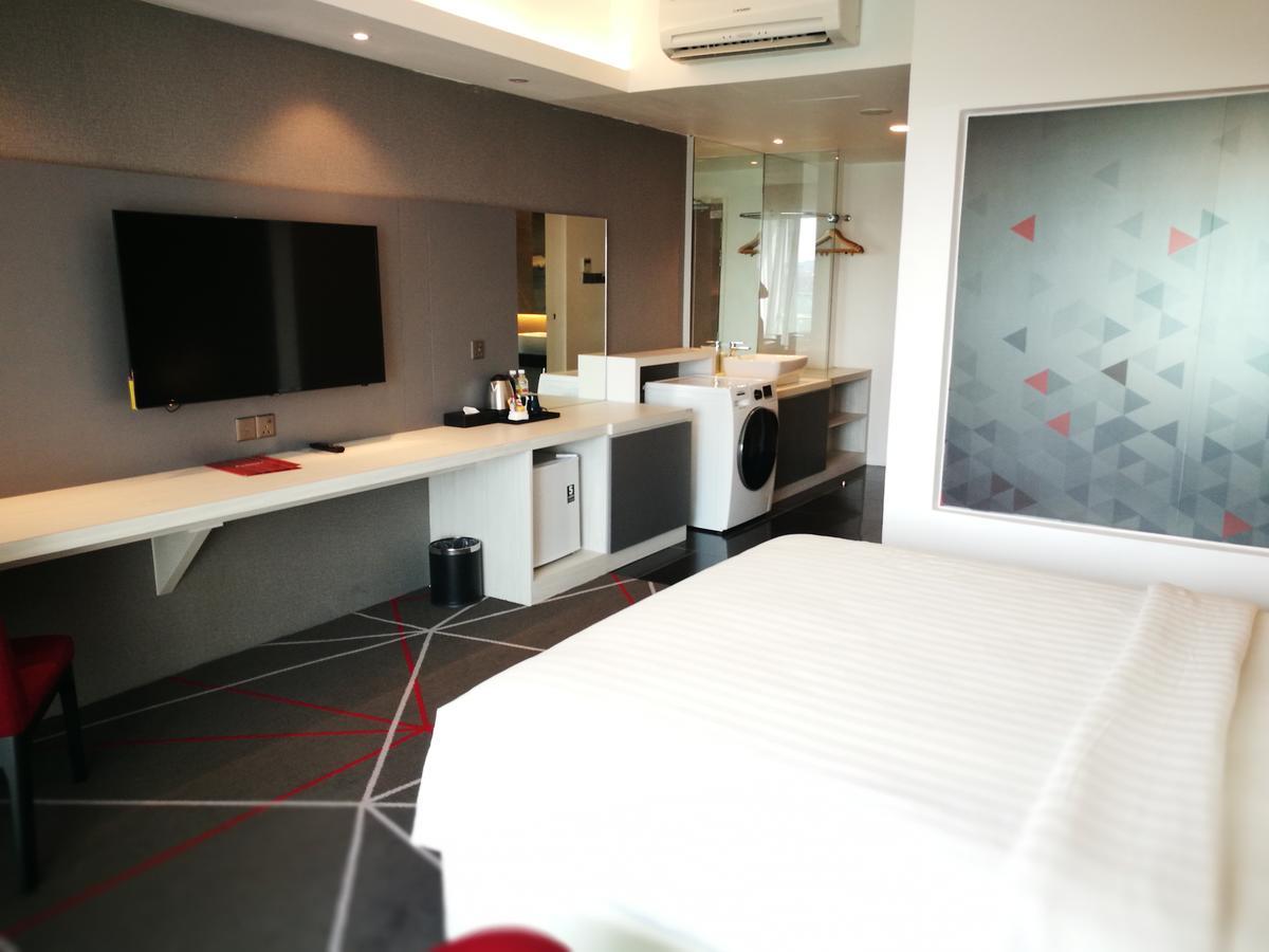 Amerin Hotel Johor Bahru Esterno foto