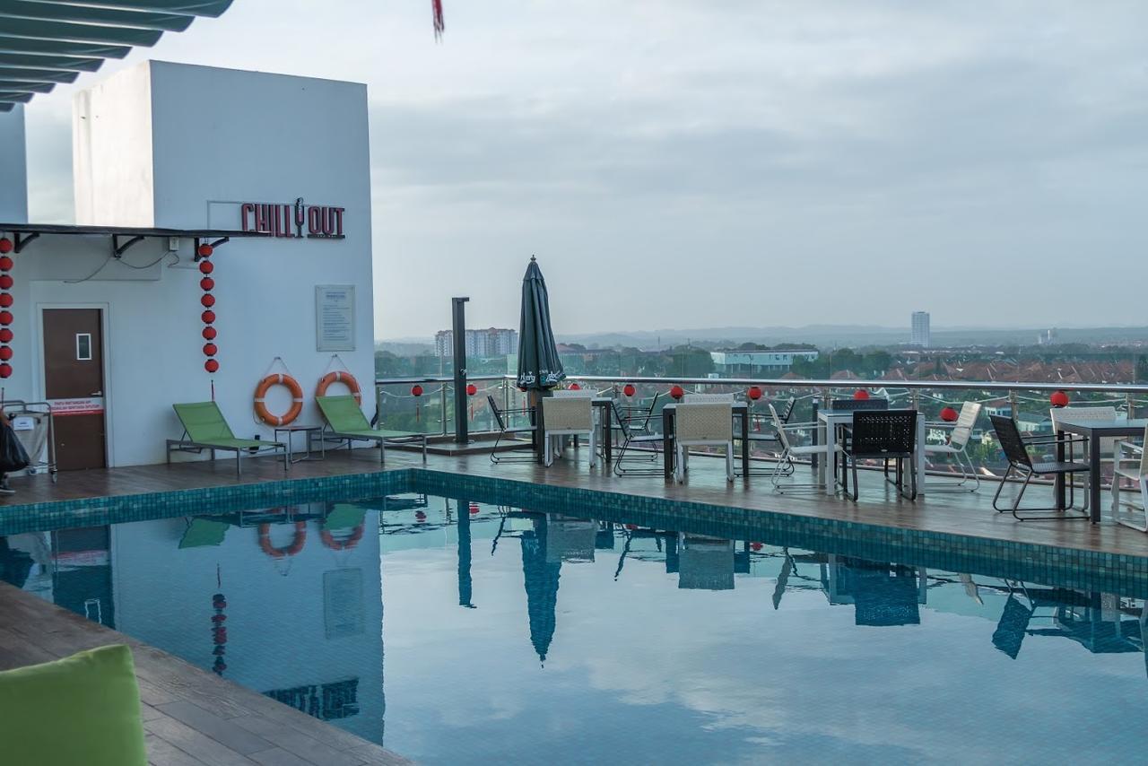 Amerin Hotel Johor Bahru Esterno foto